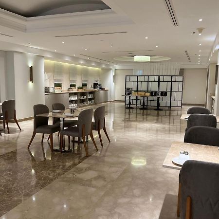 Gloria Hotel & Suites Доха Екстер'єр фото