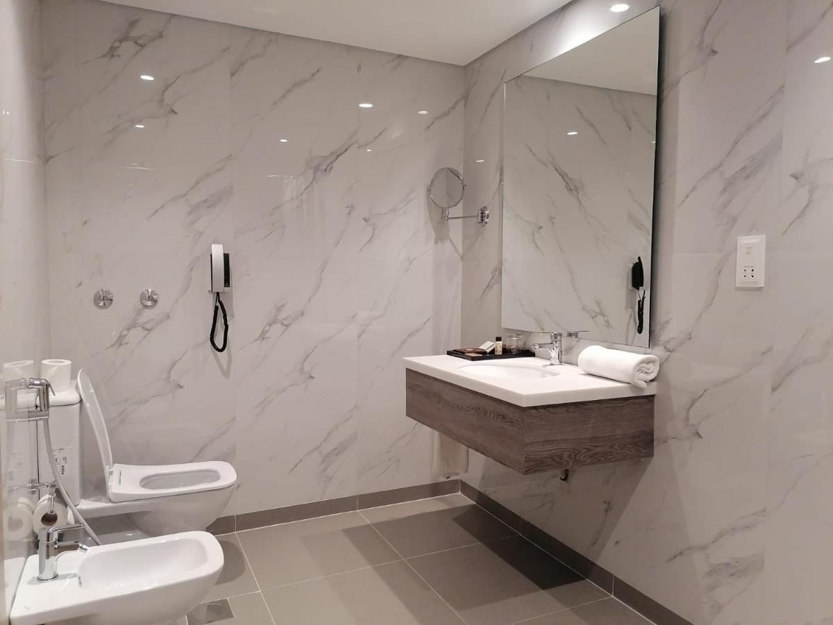 Gloria Hotel & Suites Доха Екстер'єр фото